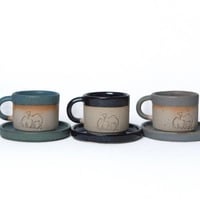 كوب مع صحن عام الابل