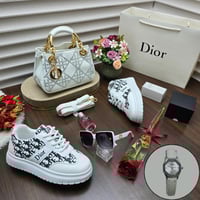 شنط راقيه ماركة ديور خامه جلديه عالية الجوده