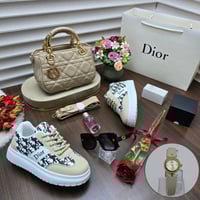 شنط راقيه ماركة ديور خامه جلديه عالية الجوده