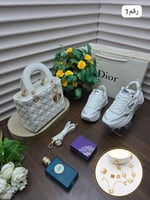 طقم شنطه ماركة ديور كامل نفس الصوره