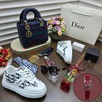 شنط راقيه ماركة ديور خامه جلديه عالية الجوده