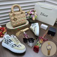 شنط راقيه ماركة ديور خامه جلديه عالية الجوده