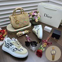 شنط راقيه ماركة ديور خامه جلديه عالية الجوده