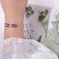 اسواره أنيقه بالاسم