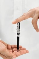 قلم بالاسم رجالي نسوي حسب الطلب