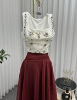 بلوزة وتنورة بلونين فخمة من سكر