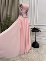 فستان سهرة وردي فخم