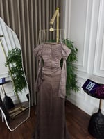 فستان تَرَاتيل الدانتيل