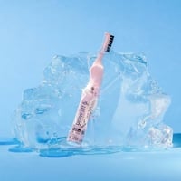 مسكرة لرفع وتثبيت الحواجب مع فرشاه من ايسنس - 7مل