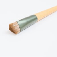 فرشاة مكياج لدمج الكونسيلر من بيوتي سيستم