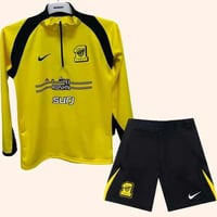 طقم تمارين الاتحاد – سويتر اصفر وشورت قصير