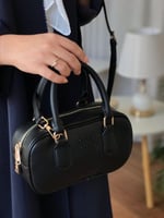 شنطة يد نسائية جلد فاخر – تصميم أنيق باللون الأسود...