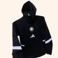 بلوفر شتوي اسود نادي النصر 2026 بغطاء رأس لجميع ال...