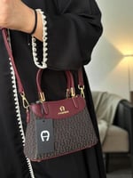 حقيبة يد نسائية من Aigner