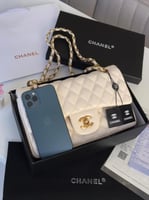 شنطة يد نسائية شانيل – فخامة وأصالة في كل تفصيلة!