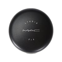 بودرة أساس ماك ستوديو فيكس مضغوطة 10 جم NC 20