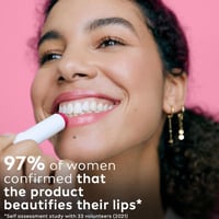 مرطب شفاه بلون زهري خفيف من لابيلو بترطيب 24 ساعة...