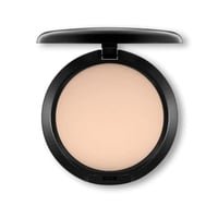 بودرة أساس ماك ستوديو فيكس مضغوطة 10 جم NC 15