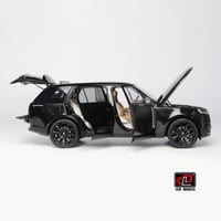 LCD 1:18 Land Rover Range Rover SV 2022 Black LCD1...