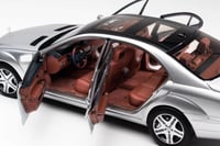 1/18 Motorhelix Mercedes-Benz S-Class S600L W221 (...