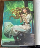 فتاة بحر الزمرد