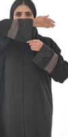عباية اسود تطريز الاكمام