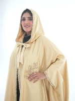 عبايه ملكيه بالكريستال لون ذهبي