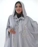 عبايه ملكيه بالكريستال لون فضي