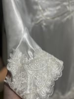 روب العروسه مع دانتيل الاطراف