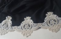 عبايه عروس سوداء تطريز ذهبي