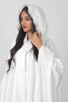 عبايه العروس دانتيل الاكمام و الرأس