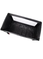 سرير اطفال قابل للطي مع جوانب شبكية و عجلات للحركة...