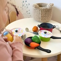 مجموعة مطبخ لعب للأطفال مع أواني و مواد غذائية – 2...