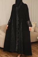 عباية نص كلوش سوداء مزينة بالدانتيل الفاخر - عبايا...