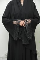 عباية دبل كلوش سوداء قماش انترنت مع كلفه دانتيل