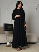 عباية سوداء نص كلوش - قماش ملكي فاخر بتطريز زهور ه...