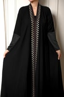 عباية دبل كلوش سوداء فخمة بأكمام استرتش وتطريز هند...