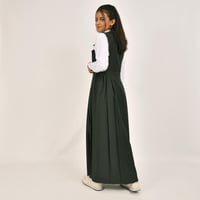 مريول اخضر زيتي بياقة بليزر وزم من الجانبين