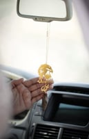 تعليقة صقر مع كسرة العود حسب الطلب