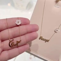 سلسال الوردة بتصميم ناعم