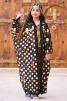 بشت اطفال بشعار يوم التاسيس