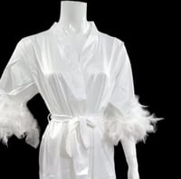 روب عروس تطريز او طباعه حسب الطلب