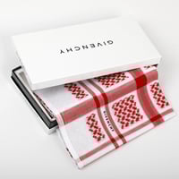 شماغ جيفنشي الرسمي +قماش جيفنشي لون ابيض