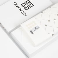 قماش جيفنشي لون كريمي الاصدار الجديد