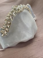 كمامة بكريستال بالوان متنوعة - evening mask