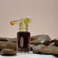 دهن عود كمبودي طبيعي