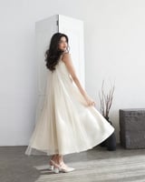 فستان بيج بـ تفاصيل شك مميز