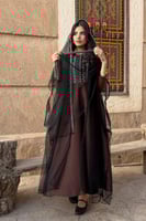 فستان التاسيس بـ تفاصيل بني