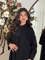 عبايه اسود بتفاصيل ورد