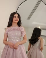 فستان وردي بشك مميز